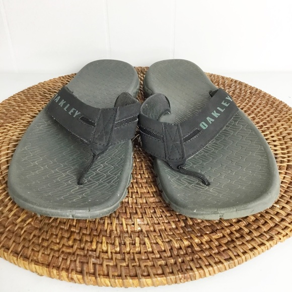 Oakley Mens Sandals Green Label Size 13 Black and Gray - Picture 2 of 7